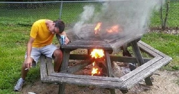 【泥酔注意】酔っ払って大失敗してる真っ最中の爆笑画像集