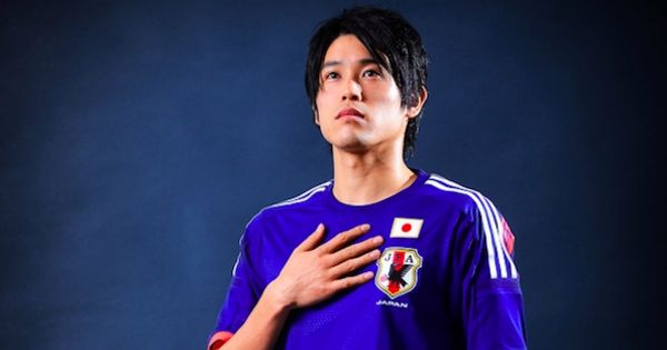 【確かに】サッカー日本代表内田選手がキメるとホストにしか見えない件ｗ