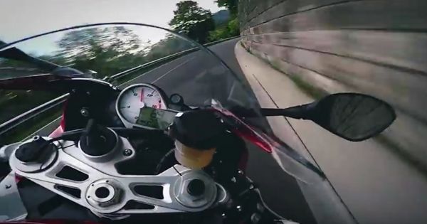 【死にたいの？】クネクネ坂を攻めるバイクの玉ヒュン動画