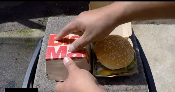 【なんでこんなことを？！】ビッグマックに溶かした銅をぶっかける大実験！