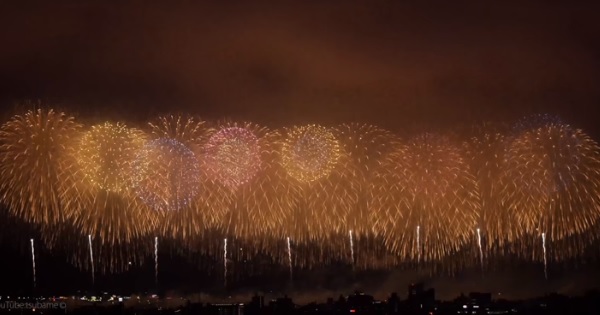 【大迫力花火大会！】炎のフェニックス！長岡花火の真髄を見よ！